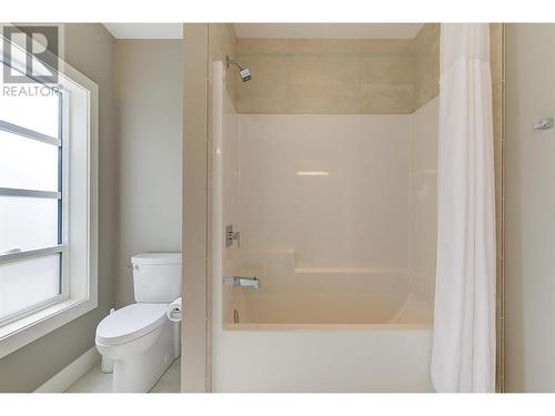 1690 Travertine Drive, Lake Country, BC - Indoor Photo Showing Bathroom