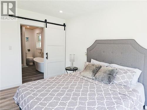 49 Quaker Road, Welland, ON - Indoor Photo Showing Bedroom