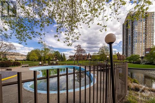 260 Brittany Drive Unit#400, Ottawa, ON - Outdoor