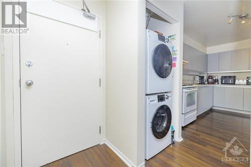 260 Brittany Drive Unit#400, Ottawa, ON - Indoor Photo Showing Laundry Room
