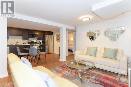 Unit 2 - Living Area - 3 Newark Avenue, Ottawa, ON - Indoor Photo Showing Living Room