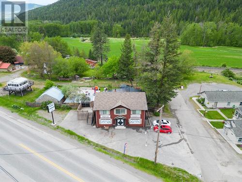 5661 97 Highway, Falkland, BC 