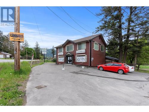 5661 97 Highway, Falkland, BC 