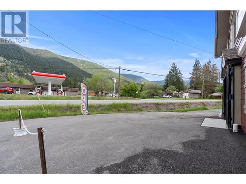 5661 97 Highway, Falkland, BC 