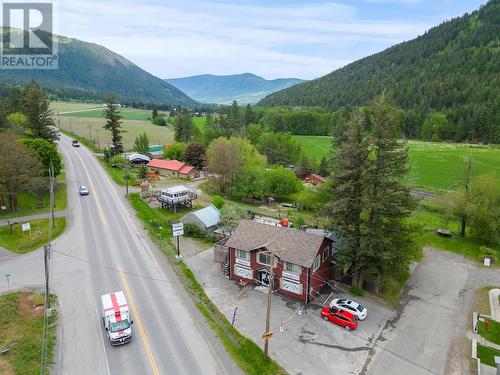 5661 97 Highway, Falkland, BC 