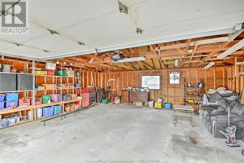 3334 Woodlawn, Windsor, ON - Indoor Photo Showing Garage