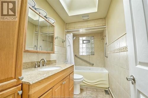 3334 Woodlawn, Windsor, ON - Indoor Photo Showing Bathroom