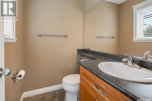 426 Taylor Street E, Saskatoon, SK - Indoor Photo Showing Bathroom