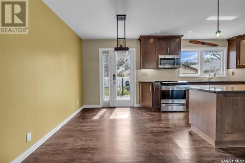 1005 Shannon Road, Regina, SK - Indoor Photo Showing Kitchen