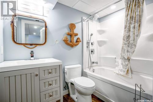 1005 Shannon Road, Regina, SK - Indoor Photo Showing Bathroom