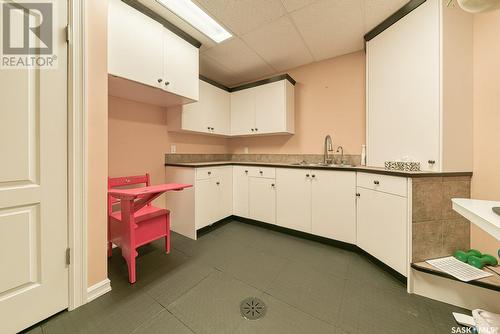 7 Emerald Ridge, White City, SK - Indoor Photo Showing Kitchen