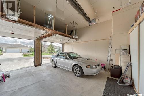 7 Emerald Ridge, White City, SK - Indoor Photo Showing Garage