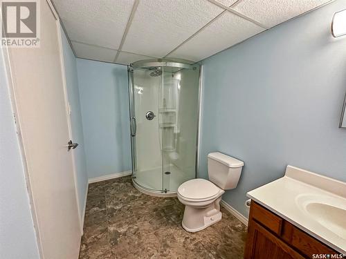 15 275 Alpine Crescent, Swift Current, SK - Indoor Photo Showing Bathroom
