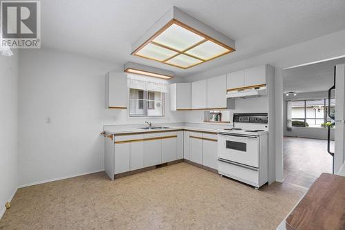 151 8Th Avenue Sw Unit# 18 Lot# 18, Salmon Arm, BC - Indoor Photo Showing Kitchen With Double Sink