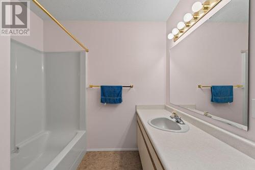 151 8Th Avenue Sw Unit# 18, Salmon Arm, BC - Indoor Photo Showing Bathroom