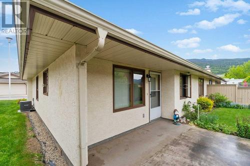 151 8Th Avenue Sw Unit# 18, Salmon Arm, BC - Outdoor