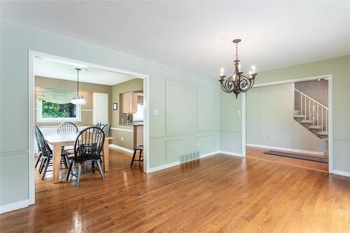 19 Terrace Drive, Hamilton, ON - Indoor Photo Showing Dining Room