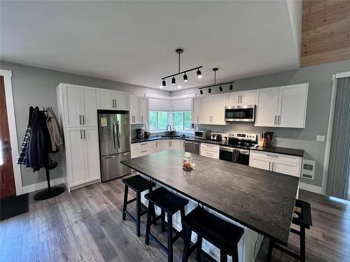 2531 Coalmont Road, Tulameen, BC - Indoor Photo Showing Kitchen