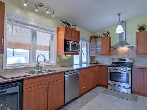 6562 Renfrew Road, Peachland, BC - Indoor Photo Showing Kitchen With Double Sink