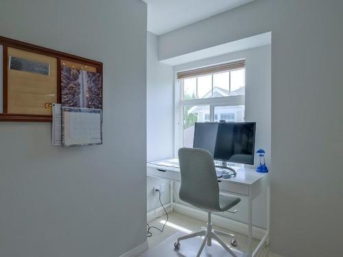 30-1853 Parkview Crescent, Kelowna, BC - Indoor Photo Showing Office