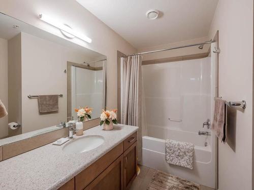 506-3346 Skaha Lake Road, Penticton, BC - Indoor Photo Showing Bathroom