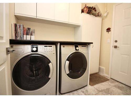 3-625 Barrera Road, Kelowna, BC - Indoor Photo Showing Laundry Room