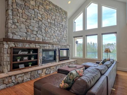 1854 Hidden Lake Place, Kelowna, BC - Indoor Photo Showing Living Room With Fireplace