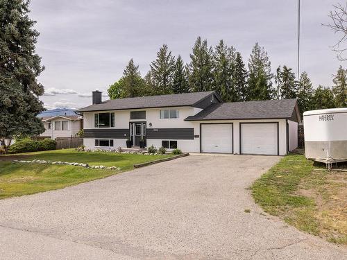 3066 Beverly Place, West Kelowna, BC - Outdoor With Facade