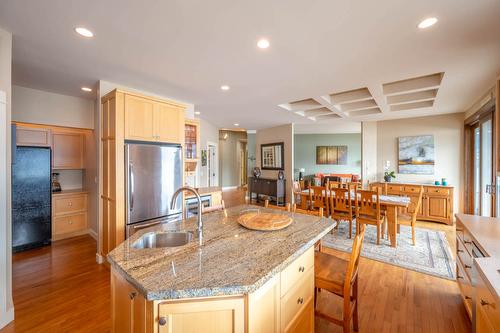 17019 Lakeshore Drive, Summerland, BC - Indoor Photo Showing Bedroom