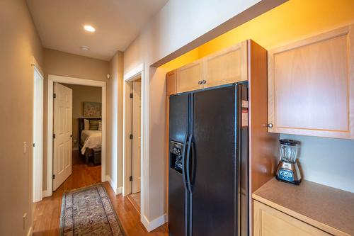 17019 Lakeshore Drive, Summerland, BC - Indoor Photo Showing Bedroom