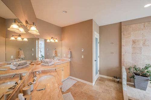 17019 Lakeshore Drive, Summerland, BC - Indoor Photo Showing Bathroom