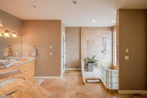 17019 Lakeshore Drive, Summerland, BC - Indoor Photo Showing Bathroom