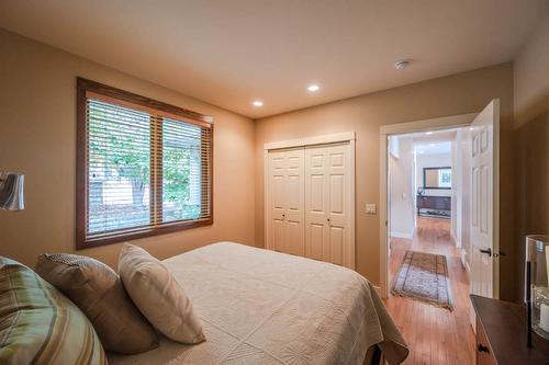 17019 Lakeshore Drive, Summerland, BC - Indoor Photo Showing Bedroom