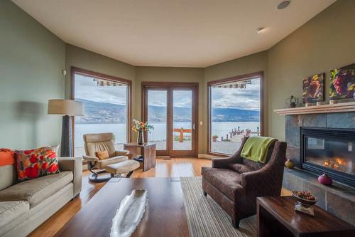 17019 Lakeshore Drive, Summerland, BC - Indoor Photo Showing Living Room With Fireplace