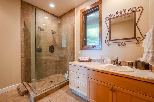 17019 Lakeshore Drive, Summerland, BC - Indoor Photo Showing Bathroom