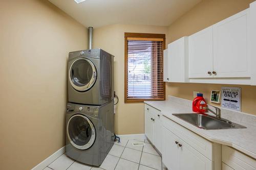 17019 Lakeshore Drive, Summerland, BC - Indoor Photo Showing Laundry Room