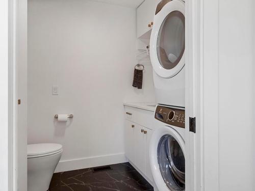 3-877 Morrison Avenue, Kelowna, BC - Indoor Photo Showing Laundry Room