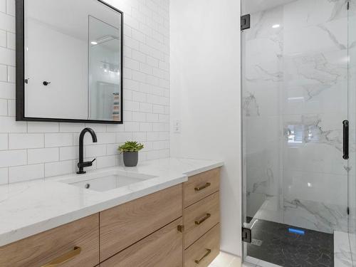 3-877 Morrison Avenue, Kelowna, BC - Indoor Photo Showing Bathroom