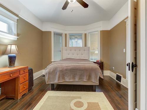 3082 Jolinda Court, Lake Country, BC - Indoor Photo Showing Bedroom