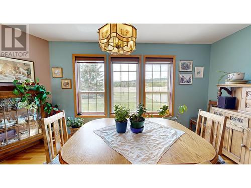 4221 Lodge Road, Lac La Hache, BC - Indoor Photo Showing Dining Room