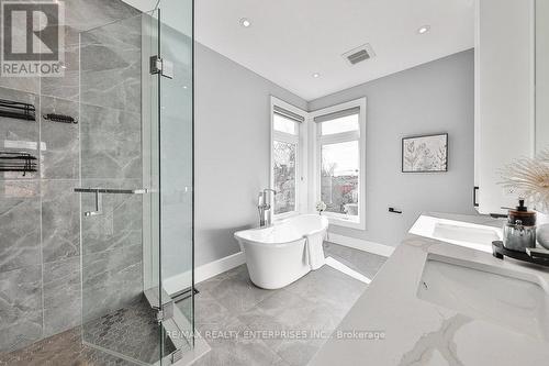 1050 Edgeleigh Avenue, Mississauga, ON - Indoor Photo Showing Bathroom