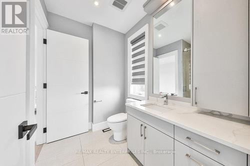 1050 Edgeleigh Avenue, Mississauga, ON - Indoor Photo Showing Bathroom