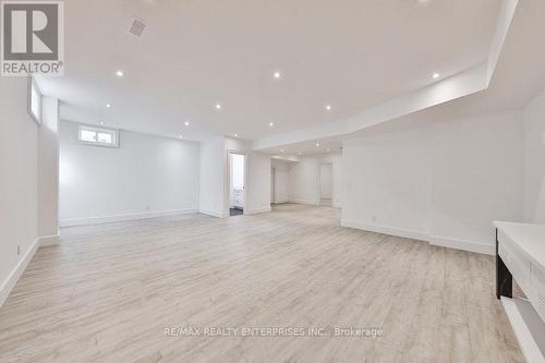 1050 Edgeleigh Avenue, Mississauga, ON - Indoor Photo Showing Other Room