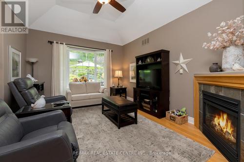 200 Ridge Road, Guelph/Eramosa, ON - Indoor Photo Showing Living Room With Fireplace
