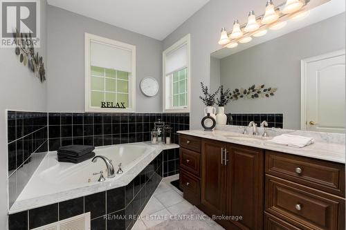 200 Ridge Road, Guelph/Eramosa, ON - Indoor Photo Showing Bathroom