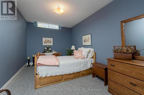 200 Ridge Road, Guelph/Eramosa, ON - Indoor Photo Showing Bedroom