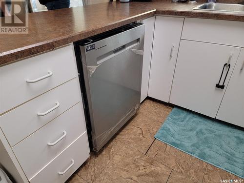 156 9Th Avenue E, Unity, SK - Indoor Photo Showing Kitchen