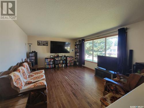 156 9Th Avenue E, Unity, SK - Indoor Photo Showing Living Room