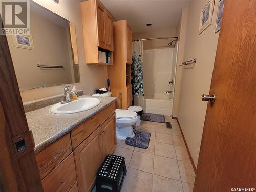 156 9Th Avenue E, Unity, SK - Indoor Photo Showing Bathroom