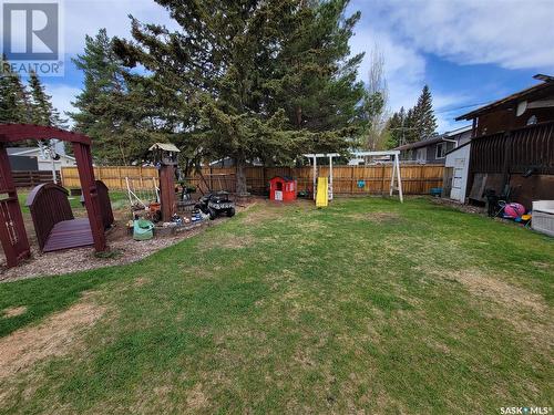 156 9Th Avenue E, Unity, SK - Outdoor With Backyard